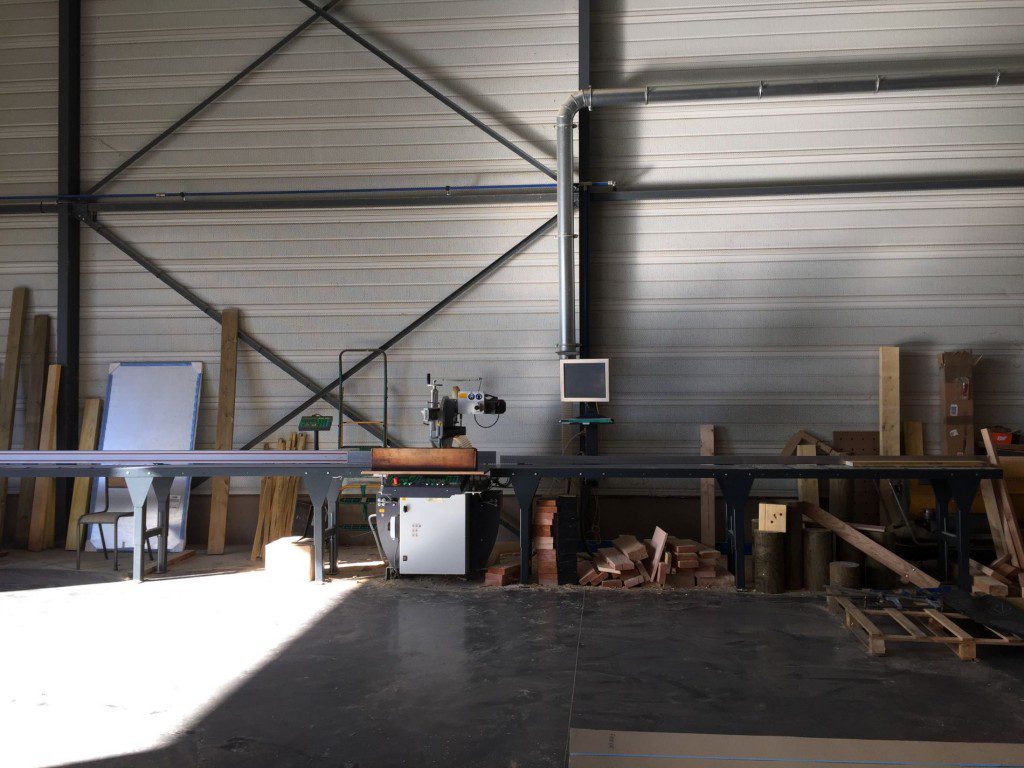 Scie numérique pour charpentier